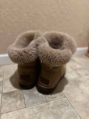 UGG tan & brown boots 🥾